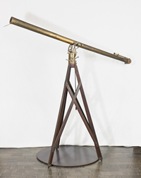 Figura 8: Il rifrattore Dollond-Megele da 76 mm (1778): all'oculare (estremita' destra del tubo) e' applicato
il micrometro filare.