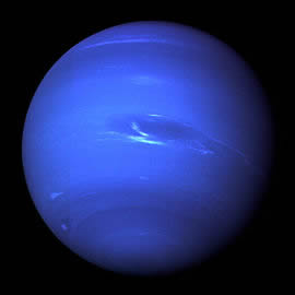 Fig. 4 - Nettuno visto dalla sonda Voyager 2, da circa 7 milioni di km dal pianeta (1989). Crediti NASA - JPL image.