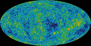 Fig. 4 - La radiazione cosmica di fondo. Questa mappa radio e' fatta raccogliendo i fotoni partiti 13.8 miliardi di anni fa, 380000 anni dopo il Big Bang. E' limmagine dell'Universo bambino, quando ancora le galassie e le stelle si dovevano formare.