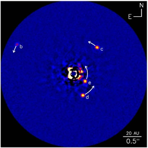 Fig. 2 - Prima immagine della stella HR 8799 dove si possono vedere i 4 pianeti che orbitano attorno. Press release del dicembre 2010 - Crediti W. M. Keck Observatory.