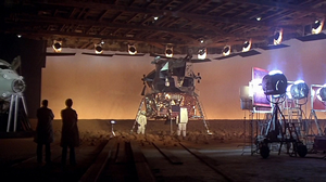 Fig. 5 - . Il set del film Capricorne One, del 1978: nel film si inscena una finta missione su Marte. Questo film (peraltro bello) ha sicuramente suggestionato molti, ed aiutato la diffusione della teoria del complotto ...