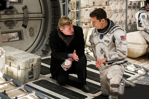 Fig. 6 - Il regista Christopher Nolan (a sinistra) e l'attore principale Matthew David McConaughey sul set del film Interstellar.