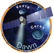 Fig. 1 - Il logo della sonda Dawn, della NASA. A bordo, lo strumento VIR, spettrografo infrarosso, interamente costruito dall'Italia (ASI e istituto INAF/IASP).