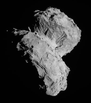 Fig. 1 - La cometa C67P ripresa dalla camera fotografica della sonda rosetta da soli 83 chilometri di distanza il 23 agosto scorso.