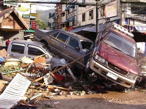 Fig. 2 - Lo tsunami del 26 dicembre 2004.